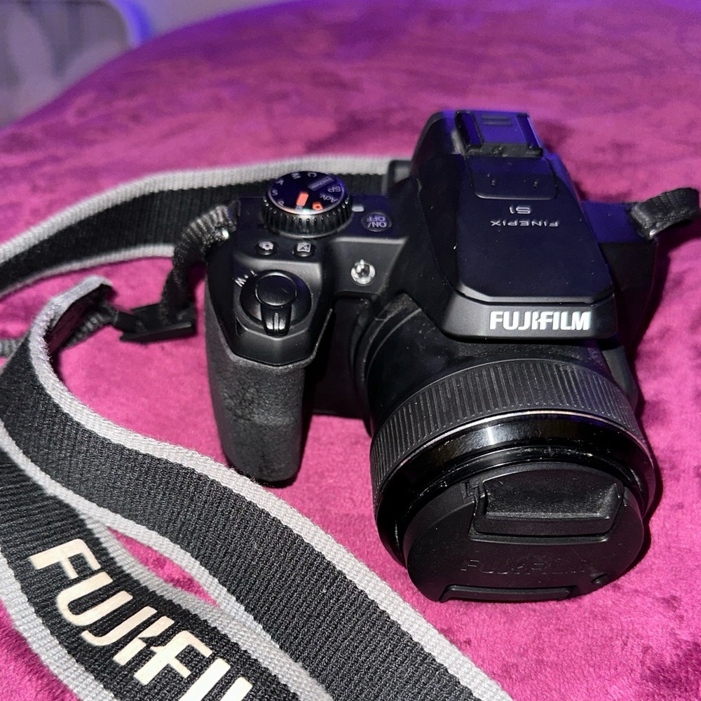 Fujifilm Finepix S1 Camera